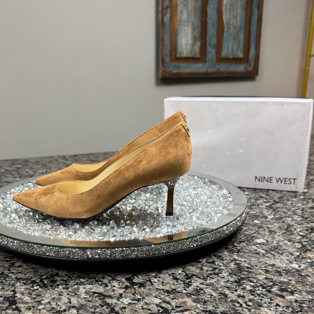 Nine West Kuna Camel Suede leather Heels NWT 5.5
